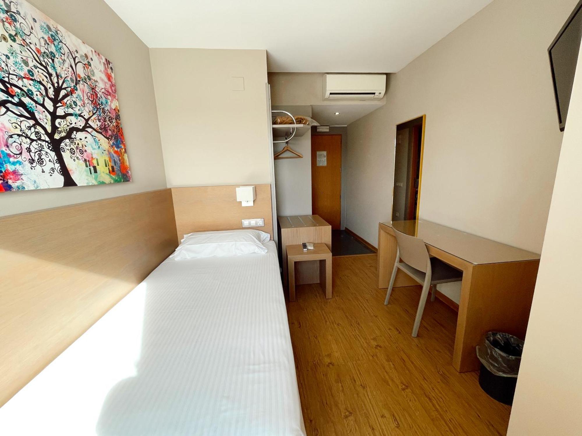 Hotel Nuevo Zenit Calahorra Exterior foto